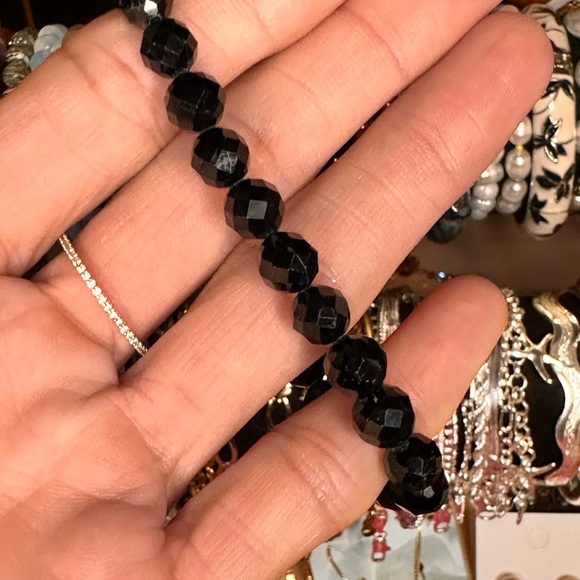 257A. Black Tourmaline Faceted 8mm Bracelet Hawaiian Made in Maui - Picture 1 of 6